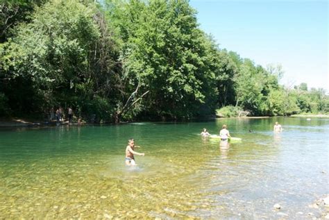 Camping Le Chassezac in Sampzon Auvergne Rhône Alpes Frankrijk