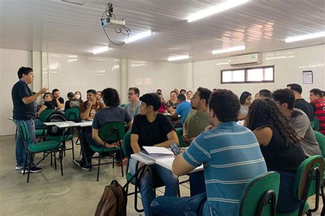 Professores da rede municipal de ensino participam de formação continuada