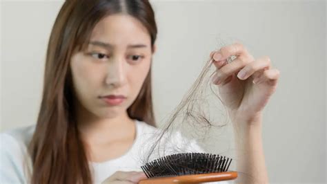 How To Stop Hair Fall Naturally And Get Luscious Tresses Pinkvilla