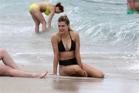 Eugenie Bouchard Shows Off Her Toned Body In An Olive Green Bikini