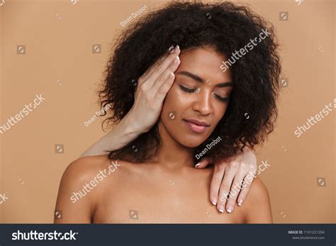 Beauty Naked African Woman Posing Closed Stock Photo Shutterstock