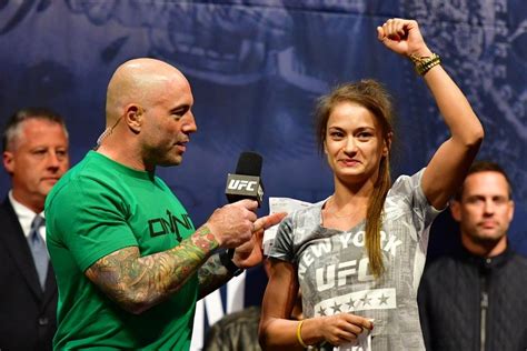 Polska zawodniczka MMA w bikini Opala się przed walką