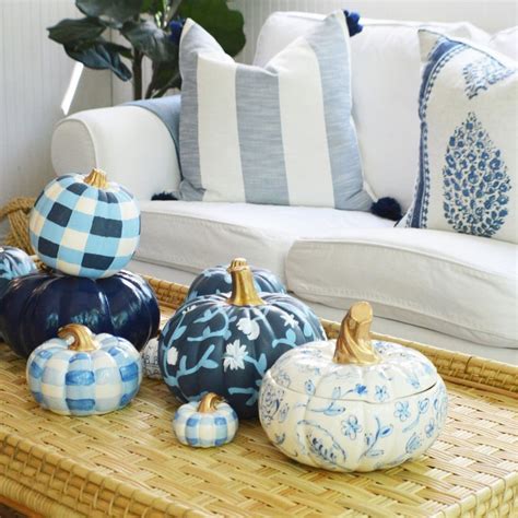 Chic Ideas To Incorporate Blue Pumpkins Into Your Fall Decor