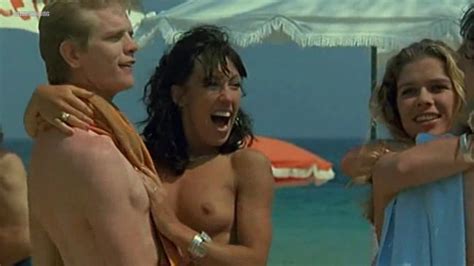 Naked Nathalie Sintes in Les Branchés à Saint Tropez