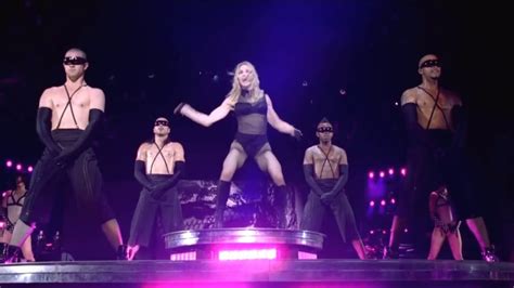 Madonna Vogue Sticky And Sweet Tour Hd Youtube