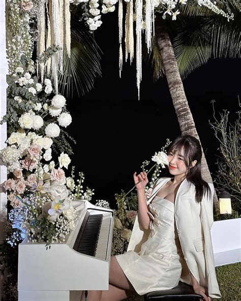 Hot girl mặc áo đội nào đội đó về nước lên tiếng khi fan Messi ngỏ lời