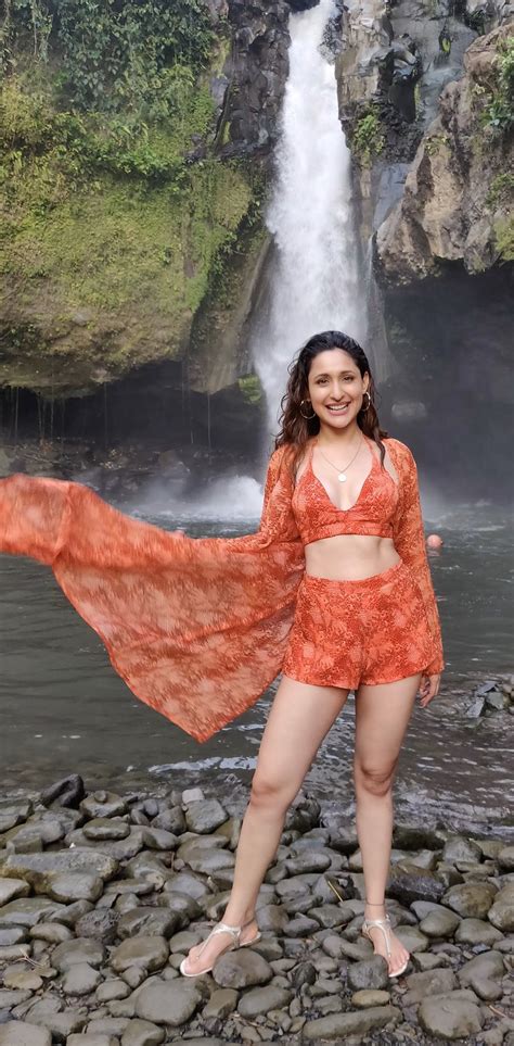Pragya Jaiswal Hot Photos TeluguBulletin