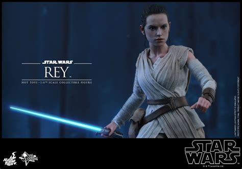 Star Wars The Force Awakens Rey Hot Toys Figure To Include Lightsaber Diskingdom