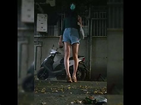 Masturbación y eyaculación en la calle XVIDEOS