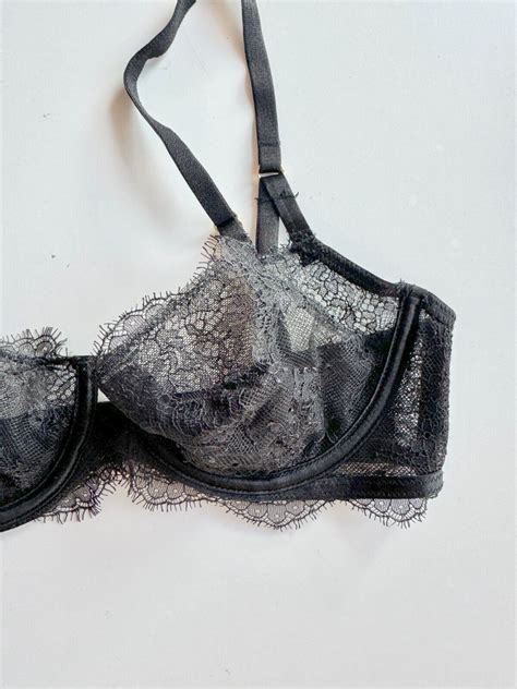 VICTORIA S SECRET Very Sexy Black Chantilly Lace Unlined Demi Bra Size