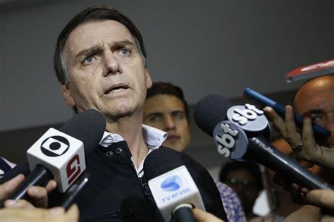 Bolsonaro fala de ministro gay e leva resposta de jornalista Guia Gay São Paulo