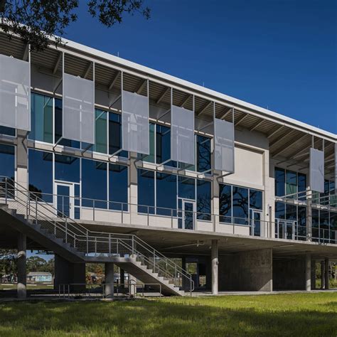 St. Petersburg College Building - Raynor Company Group