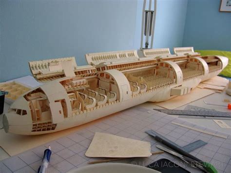 Crea Una Espectacular Réplica A Escala De Un Boeing 777 Exclusivamente