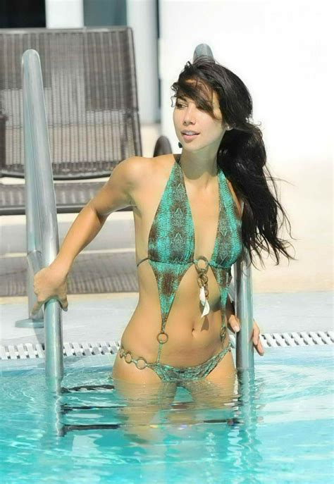 Leilani Dowding In Bikini In A Pool Miami Lacelebs Co