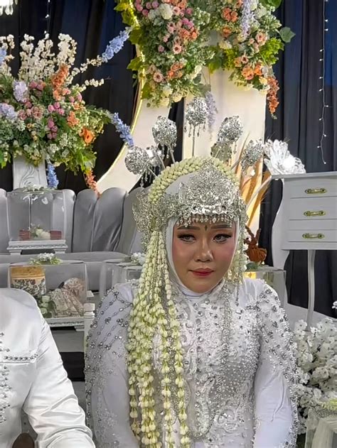 7 Potret Ayu Kartika Istri Baru Andika Kangen Band Tampil Menawan Di Pernikahan Hot Liputan6