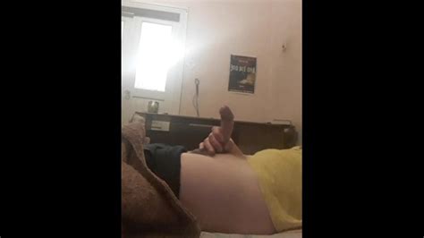 Дрочу Пока в соседней комнате смотрят фильм Pornhub Gay