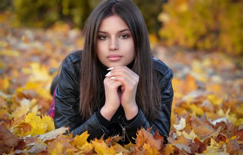 Wallpaper Girl Brunette Autumn Eyes Sight for mobile and desktop section девушки