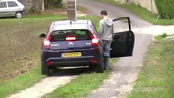 Gemelo Chupando A Su Amigo En El Auto Y Follando En El Bosque XVIDEOS