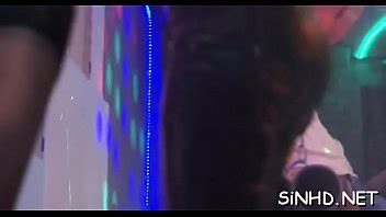 Gang bang travieso y húmedo XVIDEOS