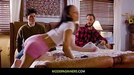 Naughty Babe Has Her Ass Fucked By A Huge Dick XNXX