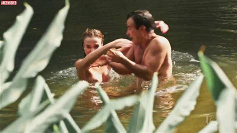 Juliane Araújo nude pics page 1