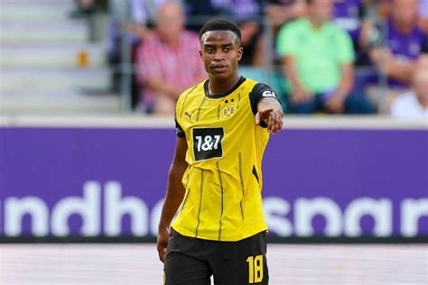 Weiterer Fingerzeig F R Bvb Abschied Von Youssoufa Moukoko