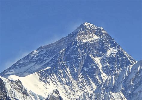 Monte Everest | Mount everest, Everest base camp trek, Everest
