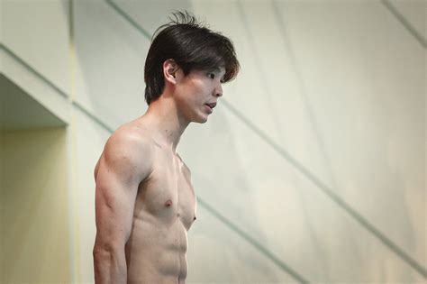 Những khoảnh khắc ấn tượng của hot boy Tùng Dương khi giành huy chương bạc nhảy cầu SEA Games 31
