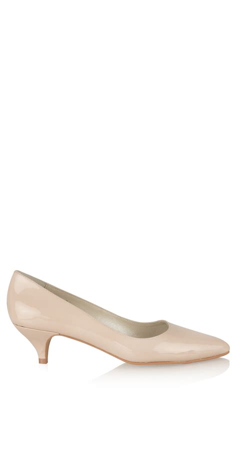 Gemini Label Shoes Daila Patent Kitten Heel In Nude