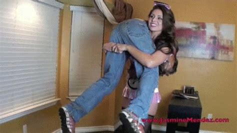 Waitress Lift And Carry Next Victim WMV The Laughing Latina Clips4sale