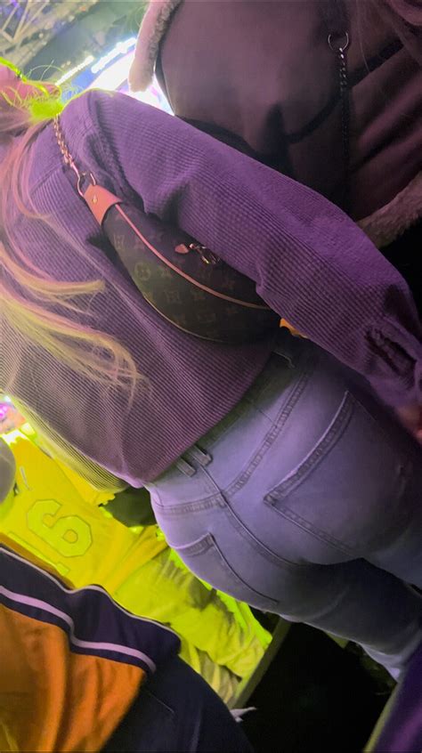 Sexy Latina Shows Me Her Fat Ass At The Lakers Game Tight Jeans Forum