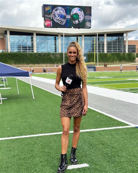 Meet Kayla Burton The Stunning Espn Reporter And La Bowl Star Who Fans