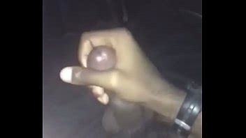 Cumming En El Garaje De Mis Padres Xvideos