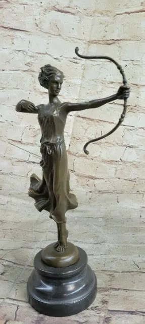 Art Deco Stile Nude Diana The Huntress Con Arco Bronzo Statua