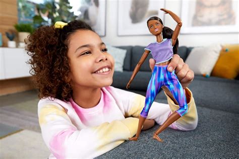 Barbie Made To Move Doll With Flexible Joints Curly Brunette Ponytail Wearing Athleisure