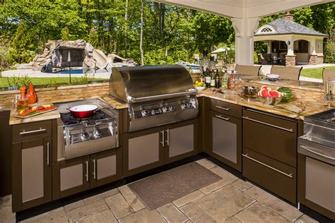 elevate  outdoor kitchen  true luxury status colorado homes