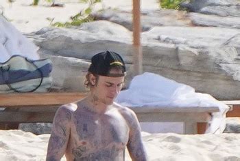 Justin Bieber Shirtless Sexy Beach Moments Gay Male Celebs