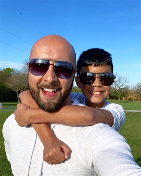 La Storia Di Un Pap Gay Single Che Ha Adottato Un Bambino Autistico E Lha Cresciuto Nel