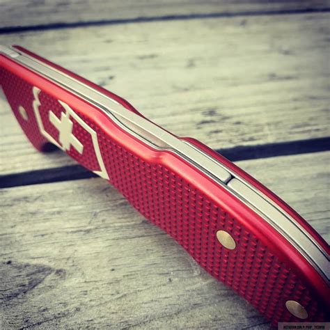 Victorinox Hunter Pro Alox Review - Best Knives Reviews