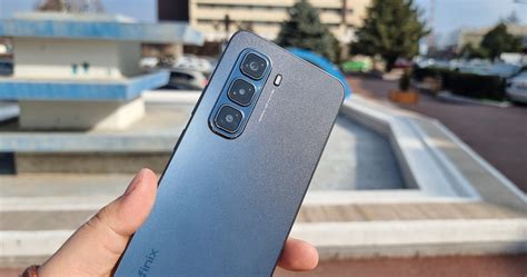 Infinix Hot Pro G Hardware Midrange Acceptabil Cu GB RAM Display AMOLED Difuzoare Stereo