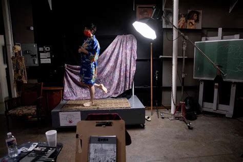 Nude Models Talk About What Its Like To Pose For Students At San