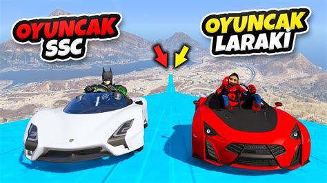 Oyuncak SSC Tuatara vs Oyuncak Laraki Arabalar Uçma Parkurunda GTA