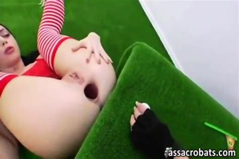 A Naked Girl Hits A Golf 2 Ball Inside Hor Deep Ass