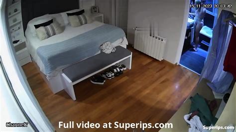 IPCAM British Milf Mom Naked In Her Room