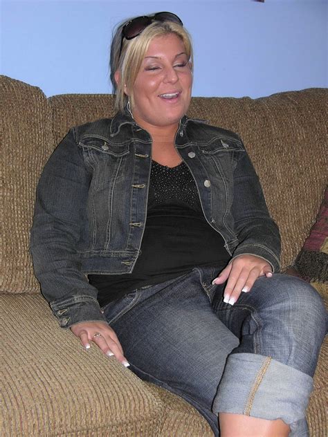 Chubby Amateur Dymond Rose Strips Plays With Her Shaved Pussy On The Sofa CoedCherry