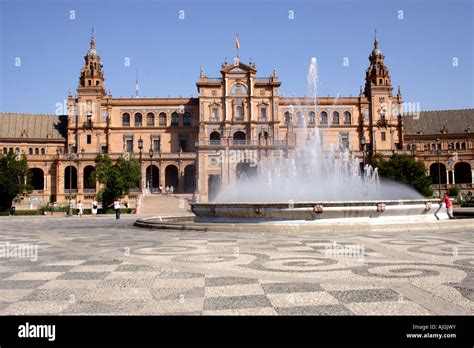 Fountain at Plaza de Espana Seville Stock Photo - Alamy