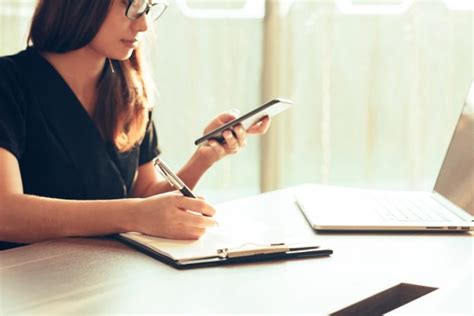 finance jobs  dont require  college education