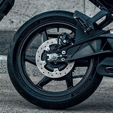 Husqvarna Naked Vitpilen Guagliumi Moto Roma