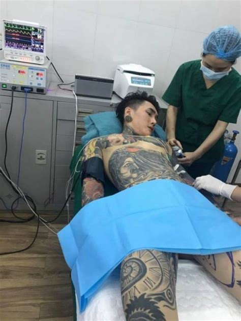 Hot boy xăm trổ livestream khoe bơm cu to khủng Thế giới đàn ông đẹp trai online