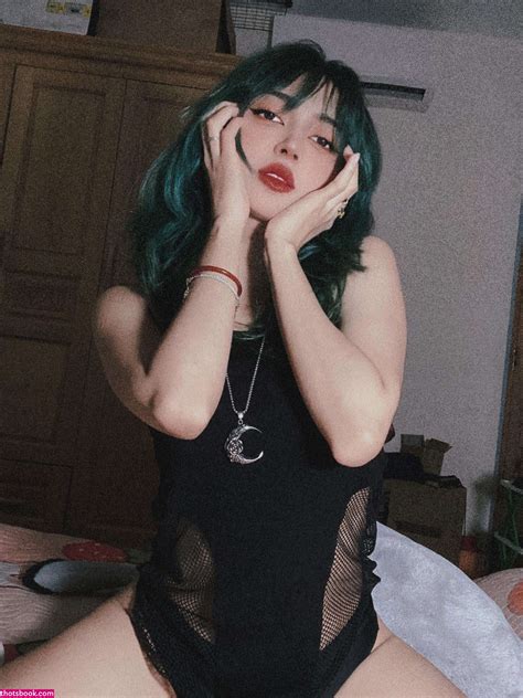 Mercury Nguyen Disleft Nude OnlyFans Photos 4 Ibradome
